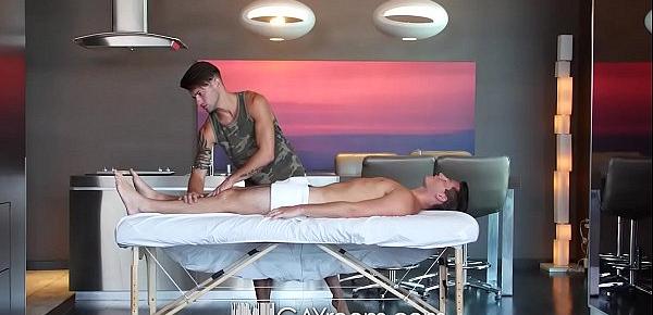  GayRoom Massage turns into hot fuck with Casey Everett and Ryan Pitt